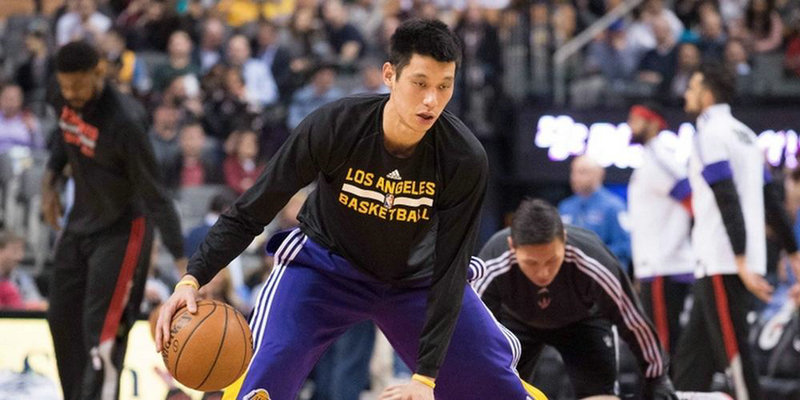 字母哥垫脚欧文