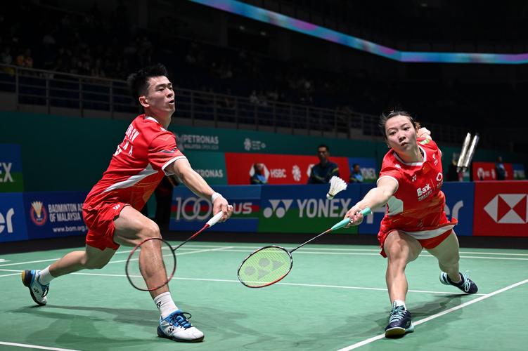 伊春空难事故调查报告