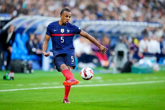 锡安炸裂表现助力鹈鹕胜国王 福克斯虽亮眼难挽败局