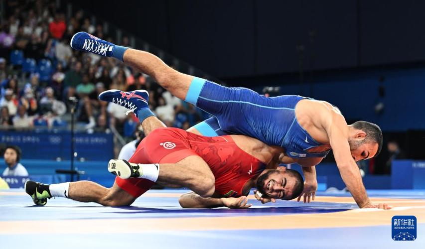 汤神驳中国行扣飞争议投篮难度超乎想象 篮筐标准存疑 汤神驳中国行扣飞争议投篮难度超乎想象 篮筐标准存疑