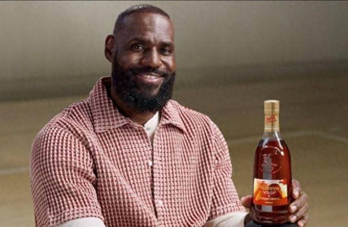 帕克上赛季替补经历显主动 邓肯稳固马刺文化基石地位