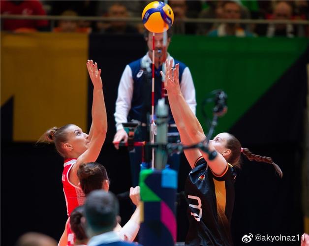 詹皇期待与韦德甜瓜保罗重聚篮球赛场 甘心降薪共赴荣耀之路 詹皇期待与韦德甜瓜保罗重聚篮球赛场 甘心降薪共赴荣耀之路