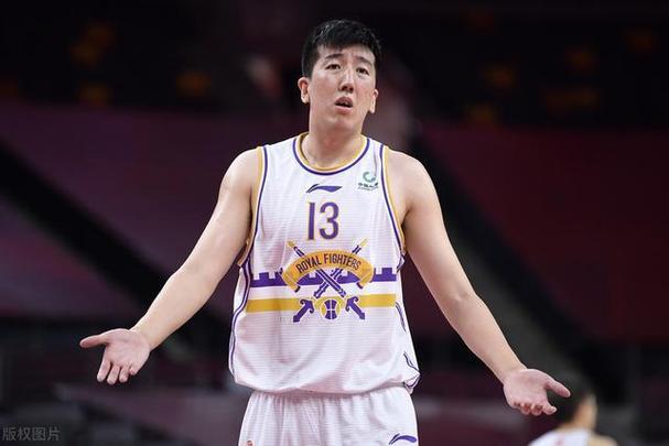 库里谈勇士化学反应强大团队助力 健康状态可战胜一切对手 库里谈勇士化学反应强大团队助力 健康状态可战胜一切对手