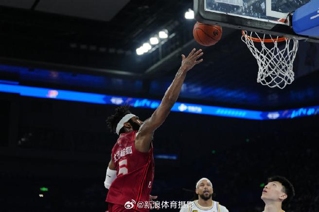 唐斯对决维金斯狼队霸主 实力展现对决精彩瞬间 唐斯对决维金斯狼队霸主 实力展现对决精彩瞬间