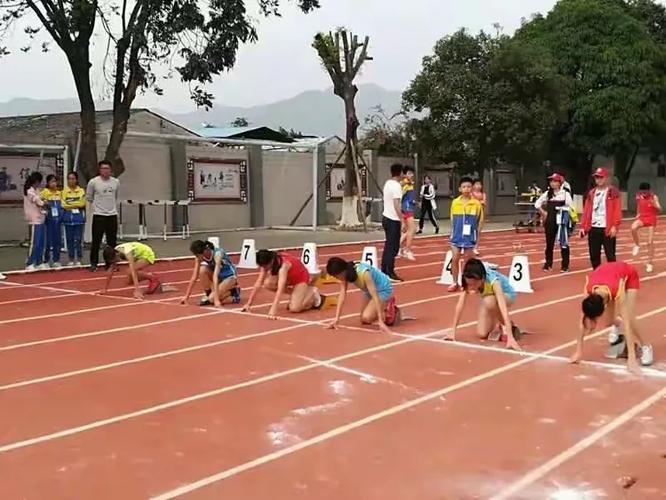 克莱恢复全面训练 圣诞大战前有望重返赛场 克莱恢复全面训练 圣诞大战前有望重返赛场