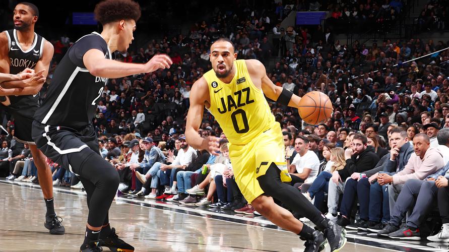 斯通斯谈进球 我们传中球更多 我努力让自己出现在禁区里 斯通斯谈进球 我们传中球更多 我努力让自己出现在禁区里