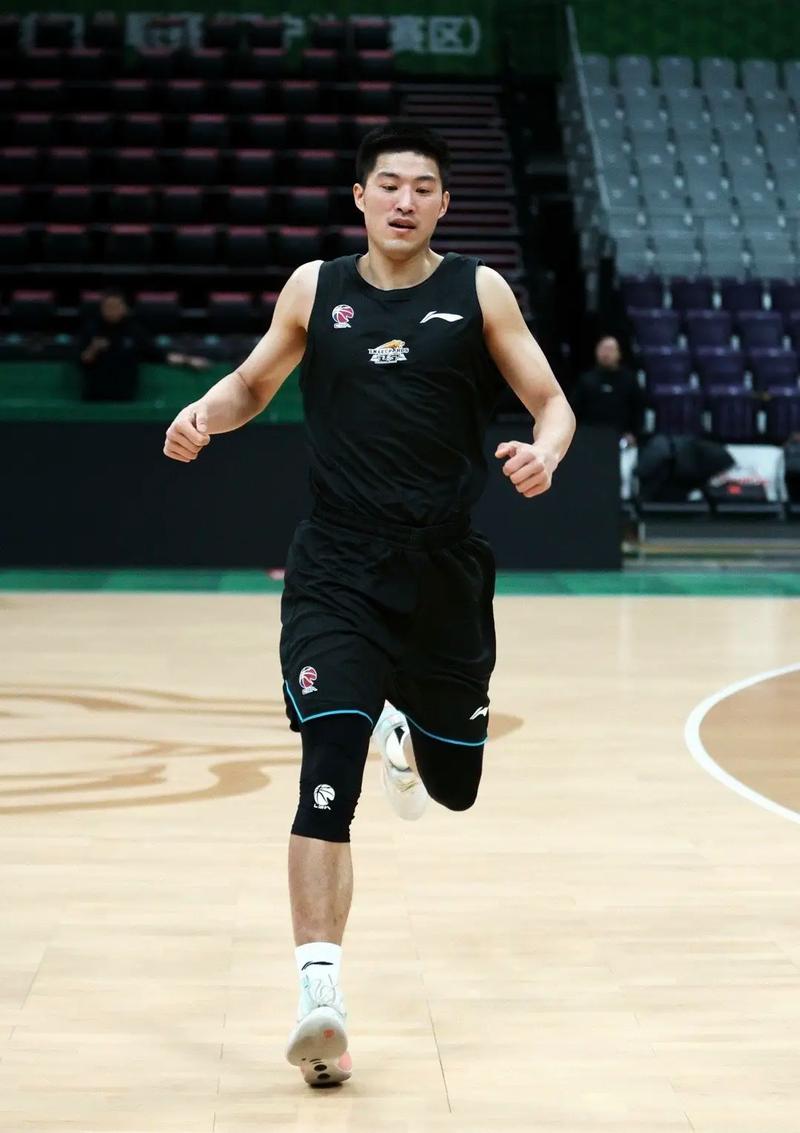 皇马8000万报价国米中场核心