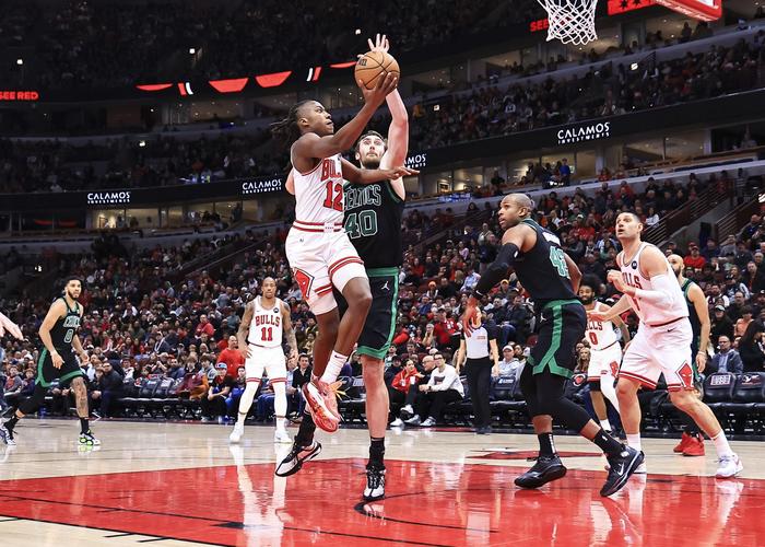 拉菲尼亚对拉菲尼亚(拉菲尼亚转会巴黎)