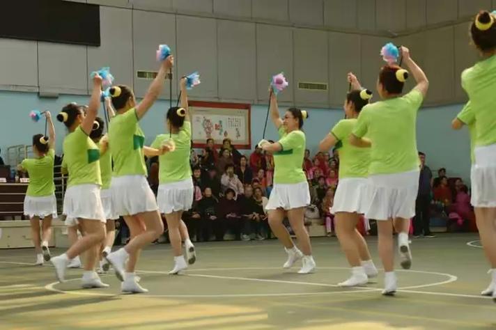 马刺连胜雷霆 连胜势头延续 胜利号角再响