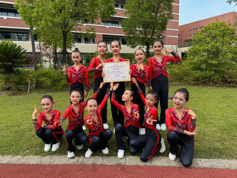 库里对决哈登超凡实力对决经典之战 展现硬实力对决精彩瞬间