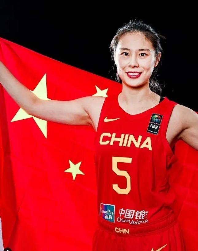 黄蜂主场击败76人取连胜 76人战绩依旧暗无天日 黄蜂主场击败76人取连胜 76人战绩依旧暗无天日