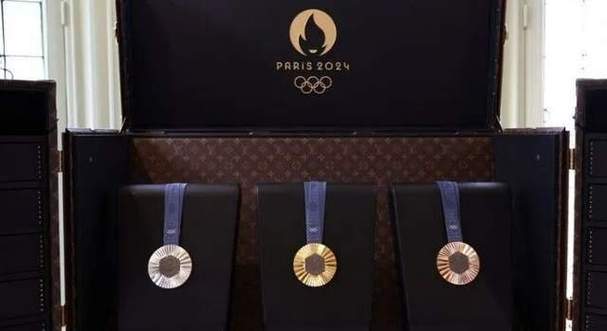 中国vs日本足球全场回放 中国vs日本足球全场回放