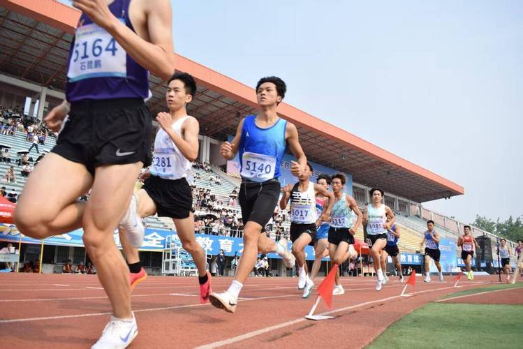 西蒙斯与富尔茨联手绿衫军击败76人凭三核心表现