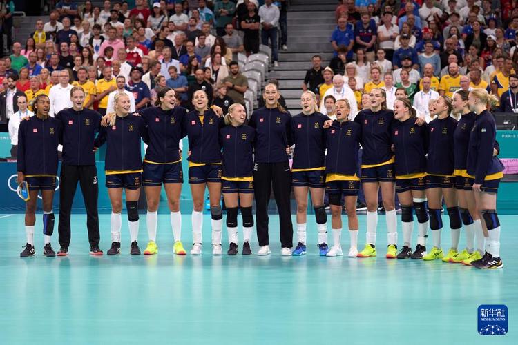 篮网强势逆袭凯尔特人 拉塞尔率队全员作战 赢得双篮荣誉之战