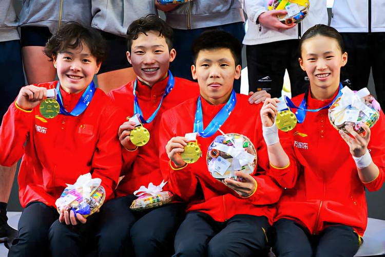 利文斯顿总决赛前两场已经9投9中 利文斯顿总决赛前两场已经9投9中