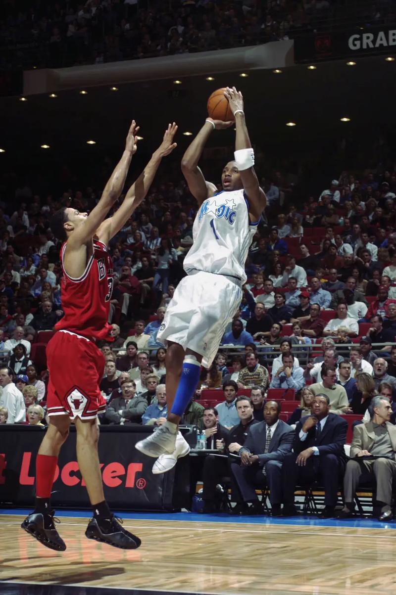 骑士败给国王遭遇三连败 考神与LBJ双星数据对比及比赛