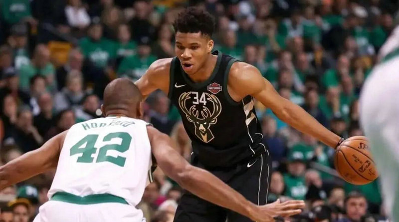 湖人队今天***消息