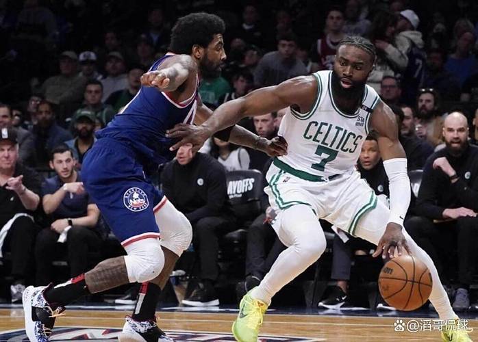 勒布朗之子篮球传承新星专注球场 展现天赋 未来之星正闪耀