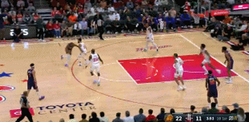 篮球对决骑士迎战活塞 骑士力战对手展现风采 篮球对决骑士迎战活塞 骑士力战对手展现风采