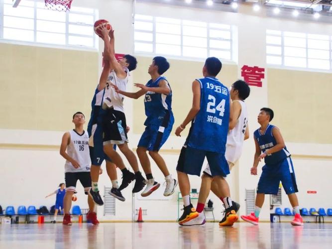 哈登摊上官司遭房东索赔3000万 被控违规办聚会 哈登摊上官司遭房东索赔3000万 被控违规办聚会