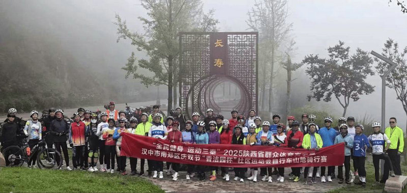 萧华震惊总决赛收视下滑 未来赛季球衣将变 或将不再附加口号 萧华震惊总决赛收视下滑 未来赛季球衣将变 或将不再附加口号