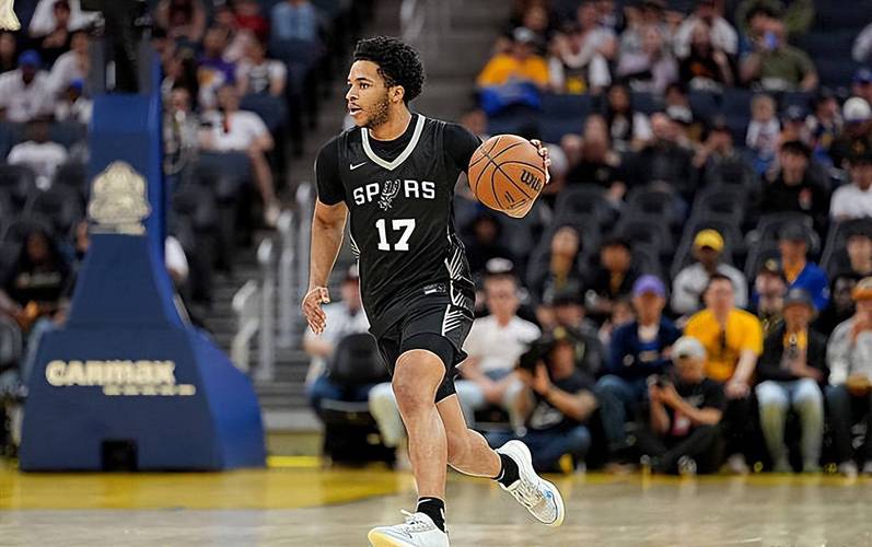 科比40岁遗孀挺拔身姿惹眼