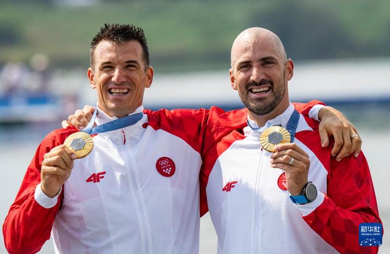 卡纳瓦罗合约终止