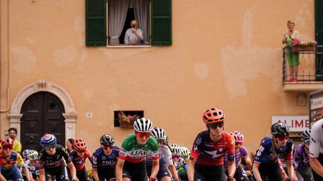 篮球传奇孙杨冲击总决赛梦想成真吴彦祖谈篮球禁赛争议 篮球传奇孙杨冲击总决赛梦想成真吴彦祖谈篮球禁赛争议