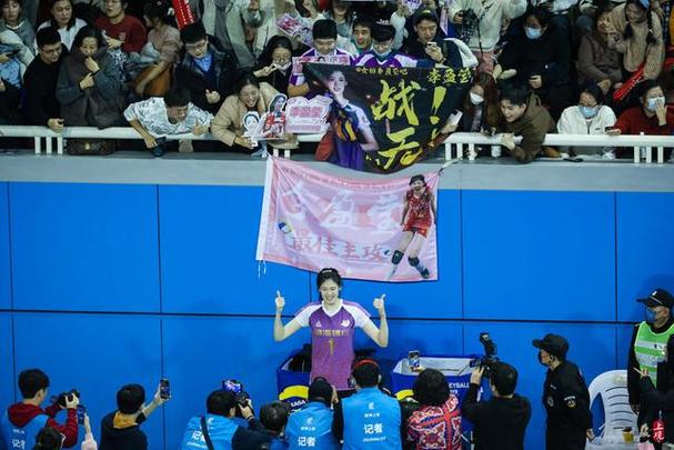 马丁内斯不同意球队不冒险没个性的说法执教C罗是难以置信的 马丁内斯不同意球队不冒险没个性的说法执教C罗是难以置信的