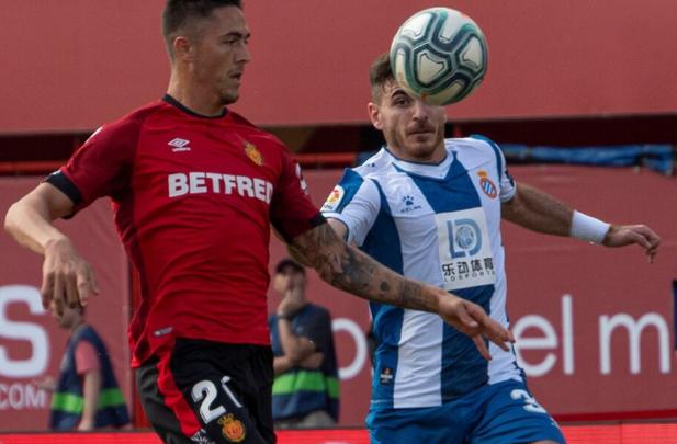 巴甲球队欲回购库蒂尼奥 球员回归面临薪酬大砍 降幅高达七成