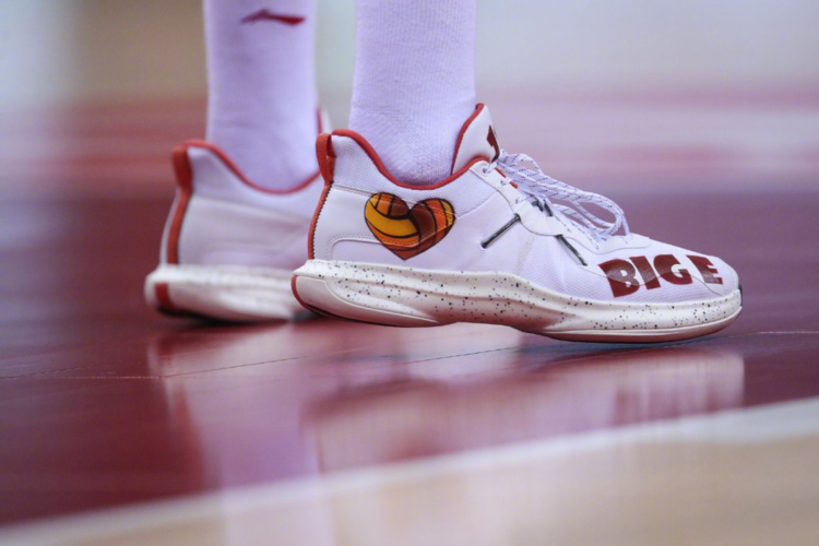 郭艾伦转会***消息