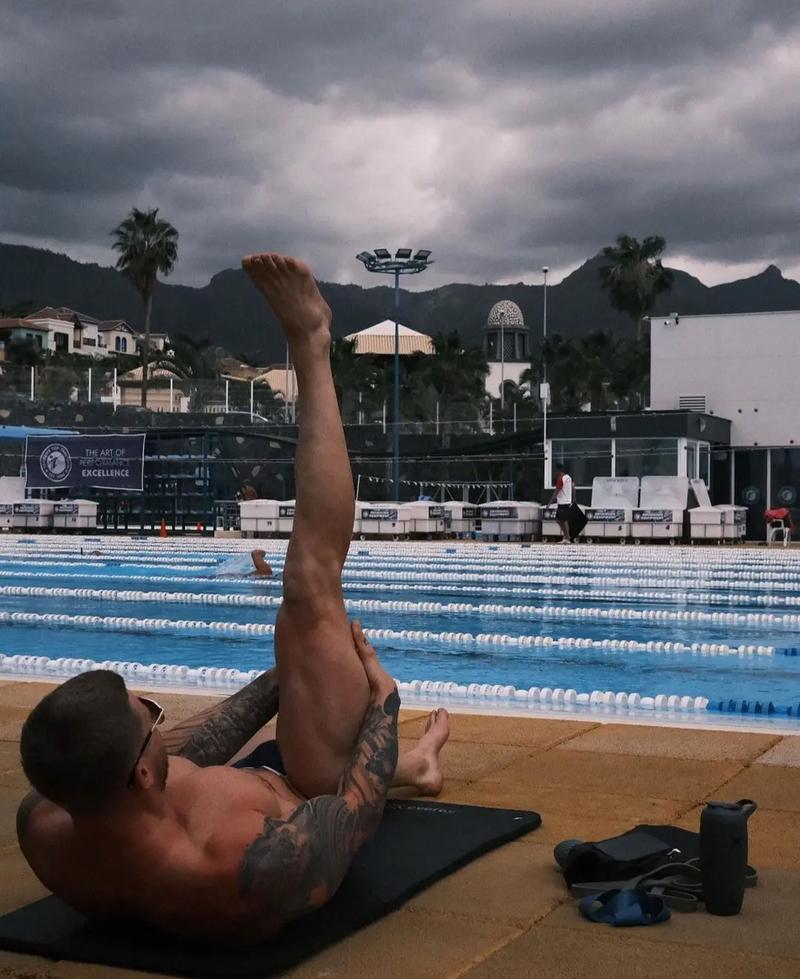 布朗 霍勒迪愿意牺牲愿意去适应能和他成为队友是我的荣幸 布朗 霍勒迪愿意牺牲愿意去适应能和他成为队友是我的荣幸