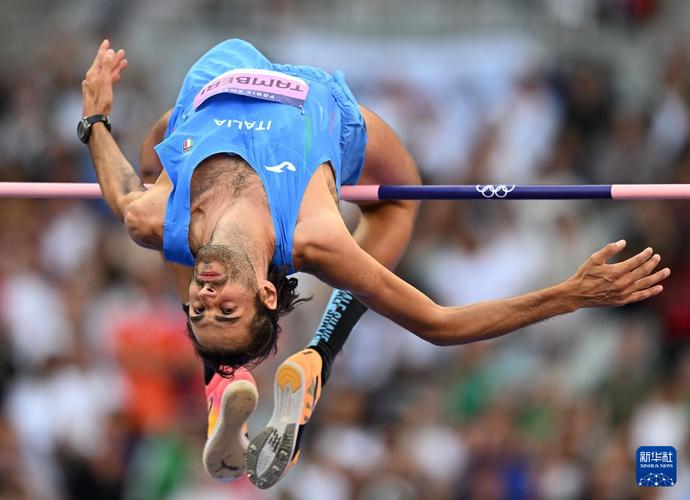 去游泳的最美的女人