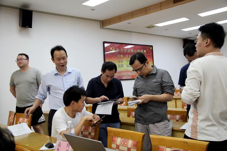 西甲联赛冠军是如何获得的 如何赢得西甲联赛冠军奖杯