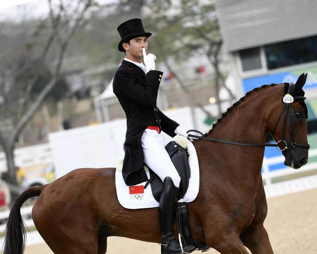 字母哥强力进攻引发冲突 绿军禁区遭重创 七投全中掀起波澜