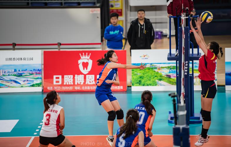 开拓者迎战小牛 激烈对决一触即发小牛客场遭遇挑战 开拓者迎战小牛 激烈对决一触即发小牛客场遭遇挑战