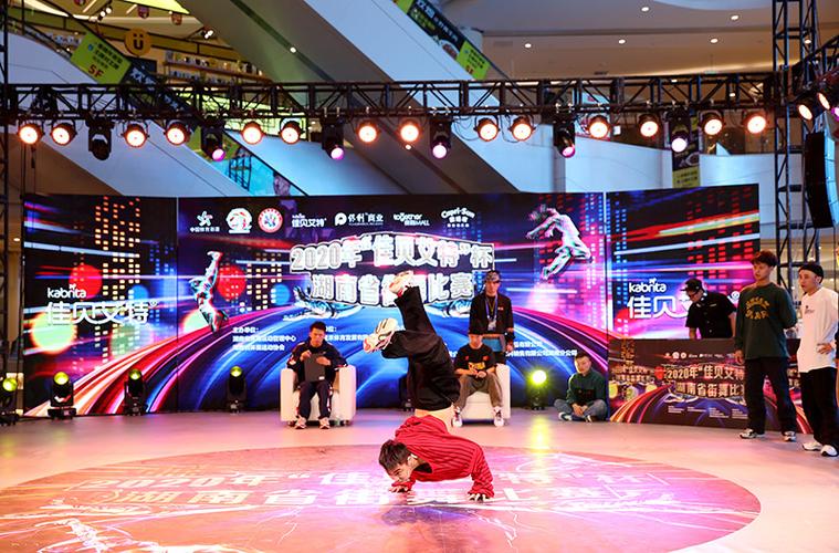 活塞对战群雄雪耻之夜的***解读 活塞对战群雄雪耻之夜的***解读