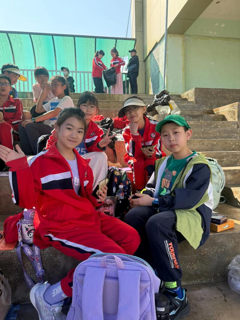 库里飙关键三分昆凌也嗨了 那声尖叫说明是真爱 库里飙关键三分昆凌也嗨了 那声尖叫说明是真爱