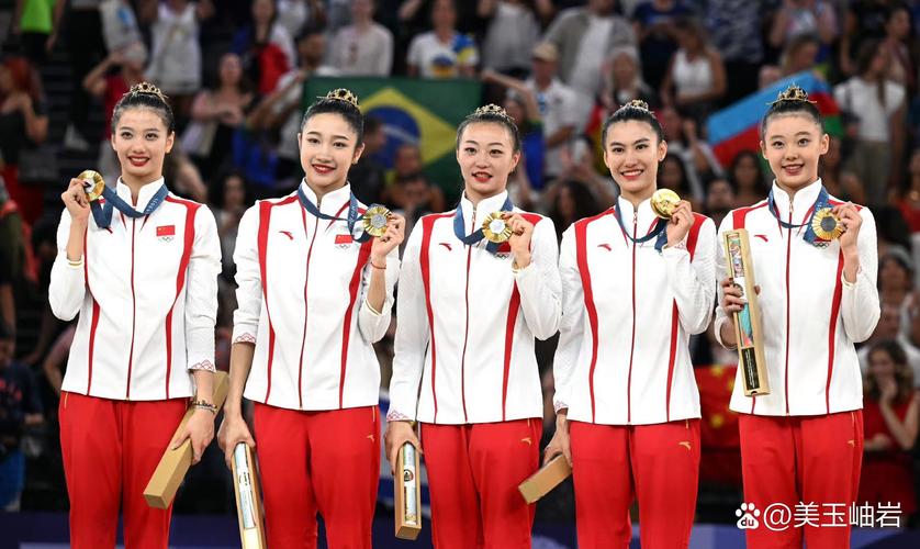 詹皇霸气攻守得分助攻大爆发 强势暴扣惊艳全场 无人可挡 詹皇霸气攻守得分助攻大爆发 强势暴扣惊艳全场 无人可挡