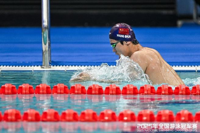 大桥特雷杨与穆雷数据闪耀 篮网险胜老鹰对决精彩瞬间