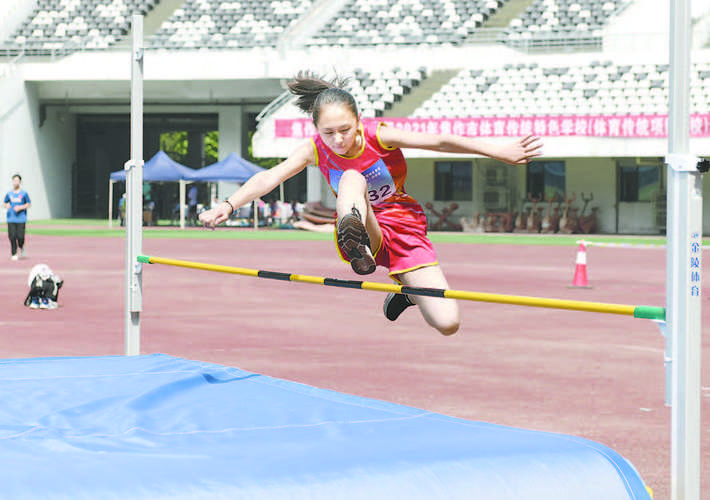 霍乐迪谈浓眉高兴他找回最佳状态 他能得50分 霍乐迪谈浓眉高兴他找回最佳状态 他能得50分