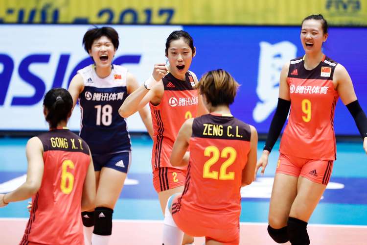 西蒙斯夺冠瞬间扣篮大赛精彩纷呈 自抛自扣惊艳全场 西蒙斯夺冠瞬间扣篮大赛精彩纷呈 自抛自扣惊艳全场