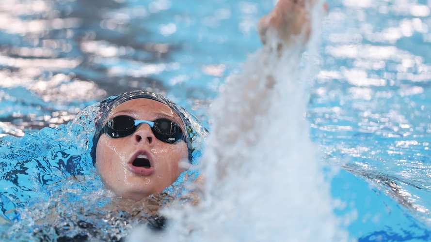 姆巴佩完成皇马首场发布会