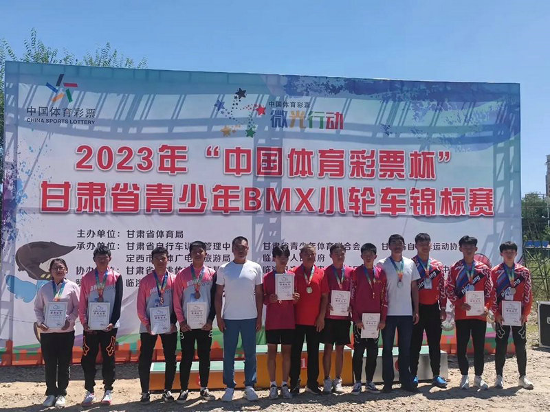热火雄鹿季后赛对决巴特勒字母哥激战赛场 激烈碰撞不容错过 热火雄鹿季后赛对决巴特勒字母哥激战赛场 激烈碰撞不容错过