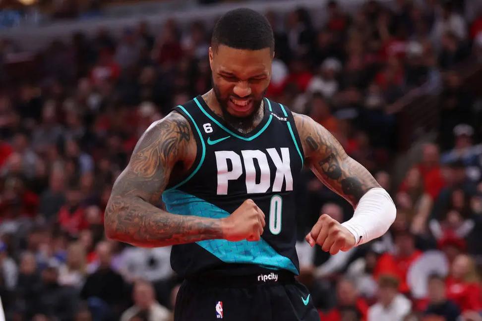 东契奇三双助力火箭大胜非凡数据与背后故事引人深思