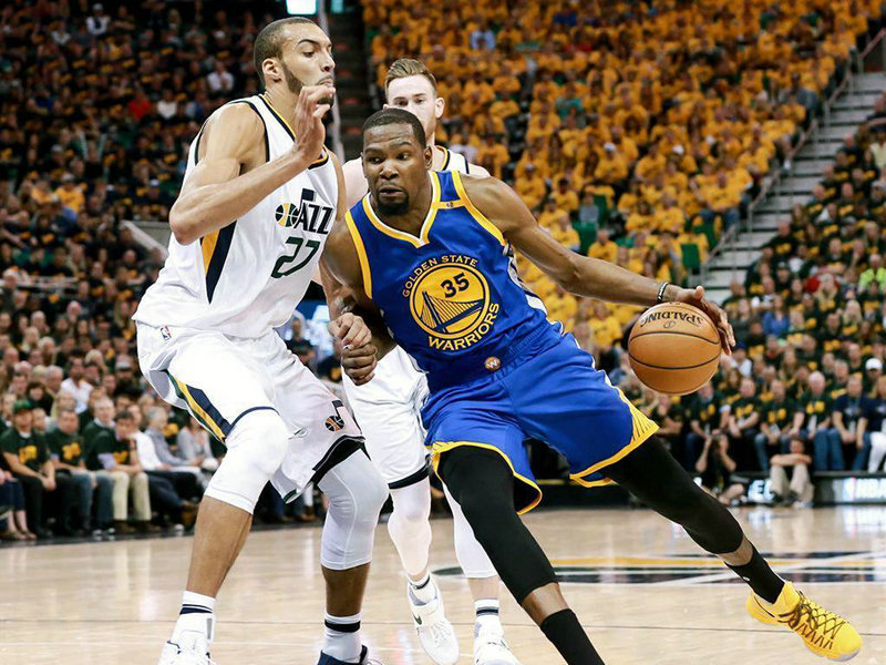 体育赛场风云恩比德与杨联手掀翻老鹰 复仇之战开启连胜模式 体育赛场风云恩比德与杨联手掀翻老鹰 复仇之战开启连胜模式