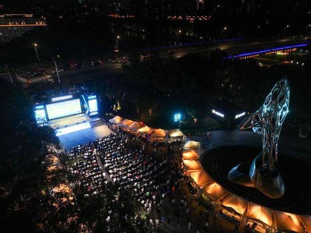 快船将下周正式聘用logo男 是勇士王朝的缔造者 快船将下周正式聘用logo男 是勇士王朝的缔造者