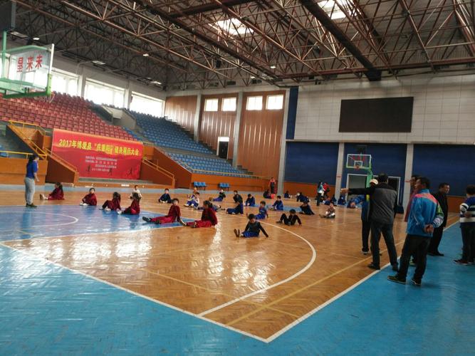 游泳小短文一年级 游泳小短文一年级