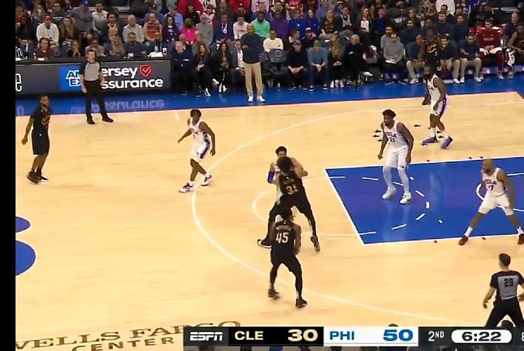 小牛裁撤中锋麦基 球员转投自由市场