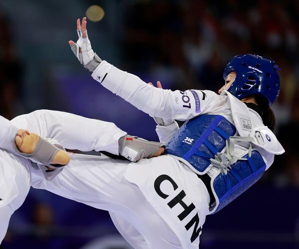 中国女排卫冕 中国女排卫冕